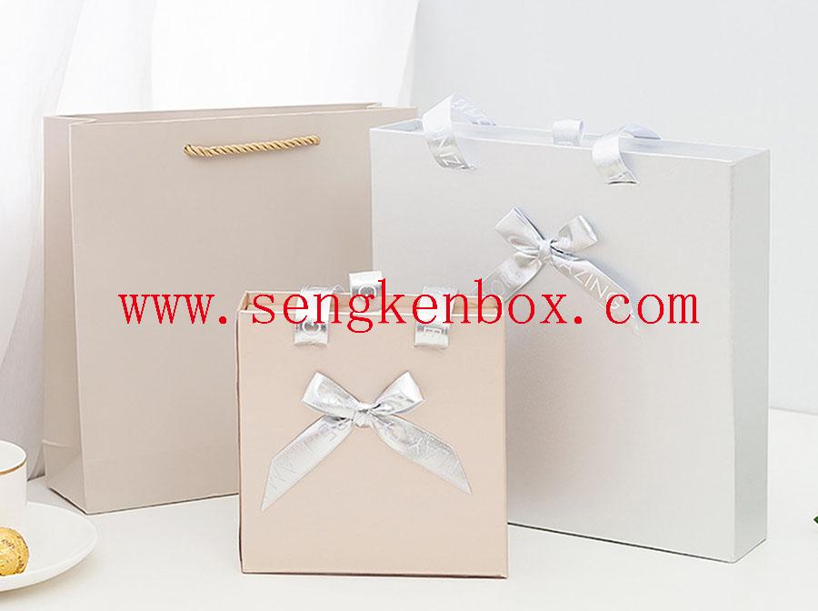 Transparente Geschenkbox mit tragbarem