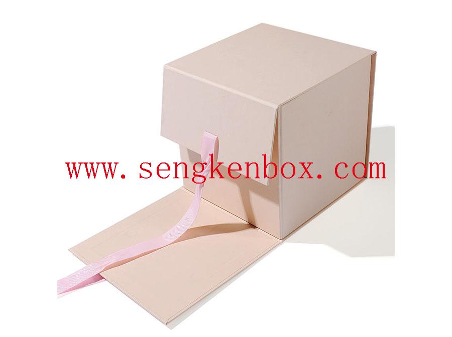 Hochwertige Geschenkbox aus Karton
