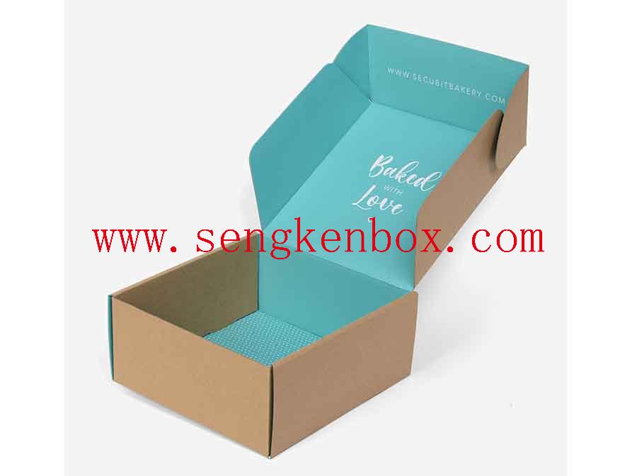 Geschenkbox aus blauem Futterpapier