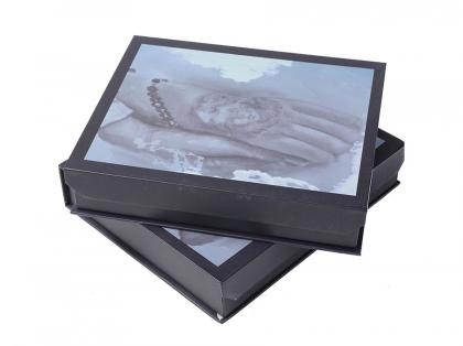 Simple Black Paper Packaging Case