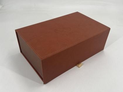OEM und ODM Book Shaped Magnetic Rigid Paper Box with Foam Insert zu verkaufen