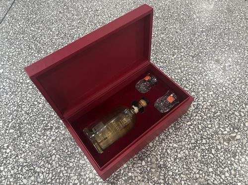 OEM und ODM Luxury Gift Wine Paper Box Packaging with Elegant Insert zu verkaufen