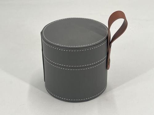 OEM und ODM Round leather box with handle for ceramic jar packaging zu verkaufen